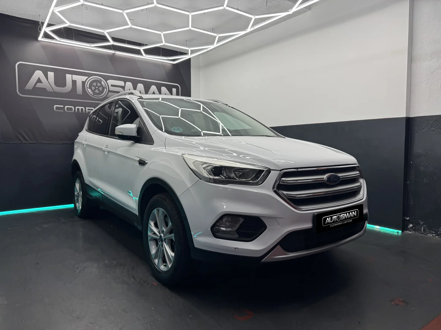 FORD Kuga 2.0 TDCi 4x4 ASS Titanium 2017 Diésel Blanco - Detalle